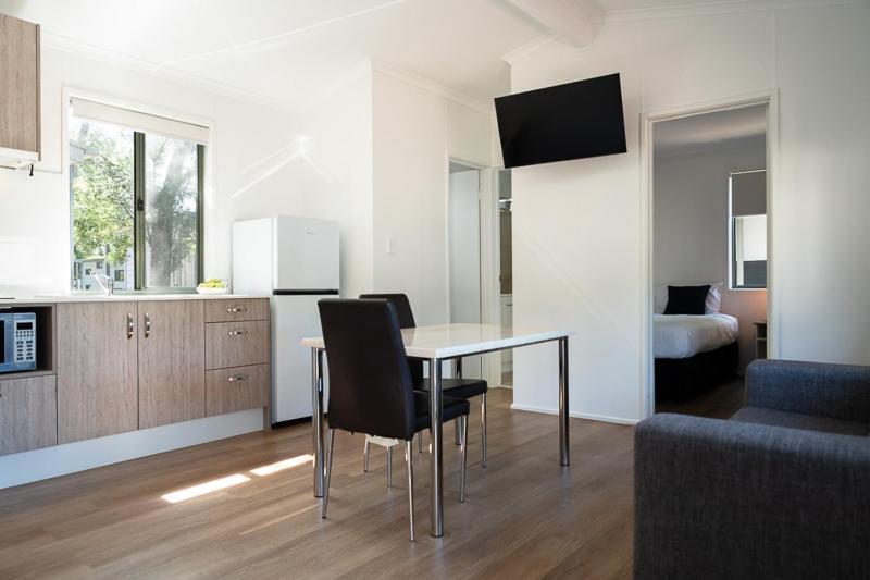 Adelaide Caravan Park - Aspen Holiday Parks Room photo