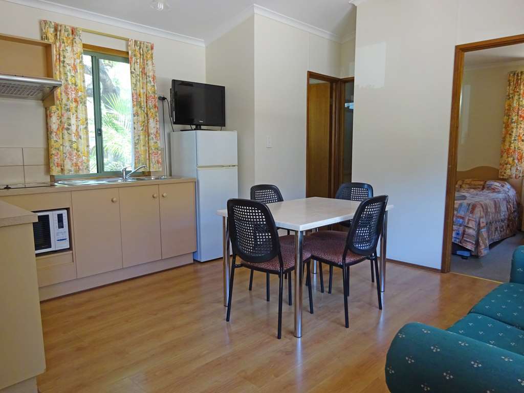 Adelaide Caravan Park - Aspen Holiday Parks Room photo