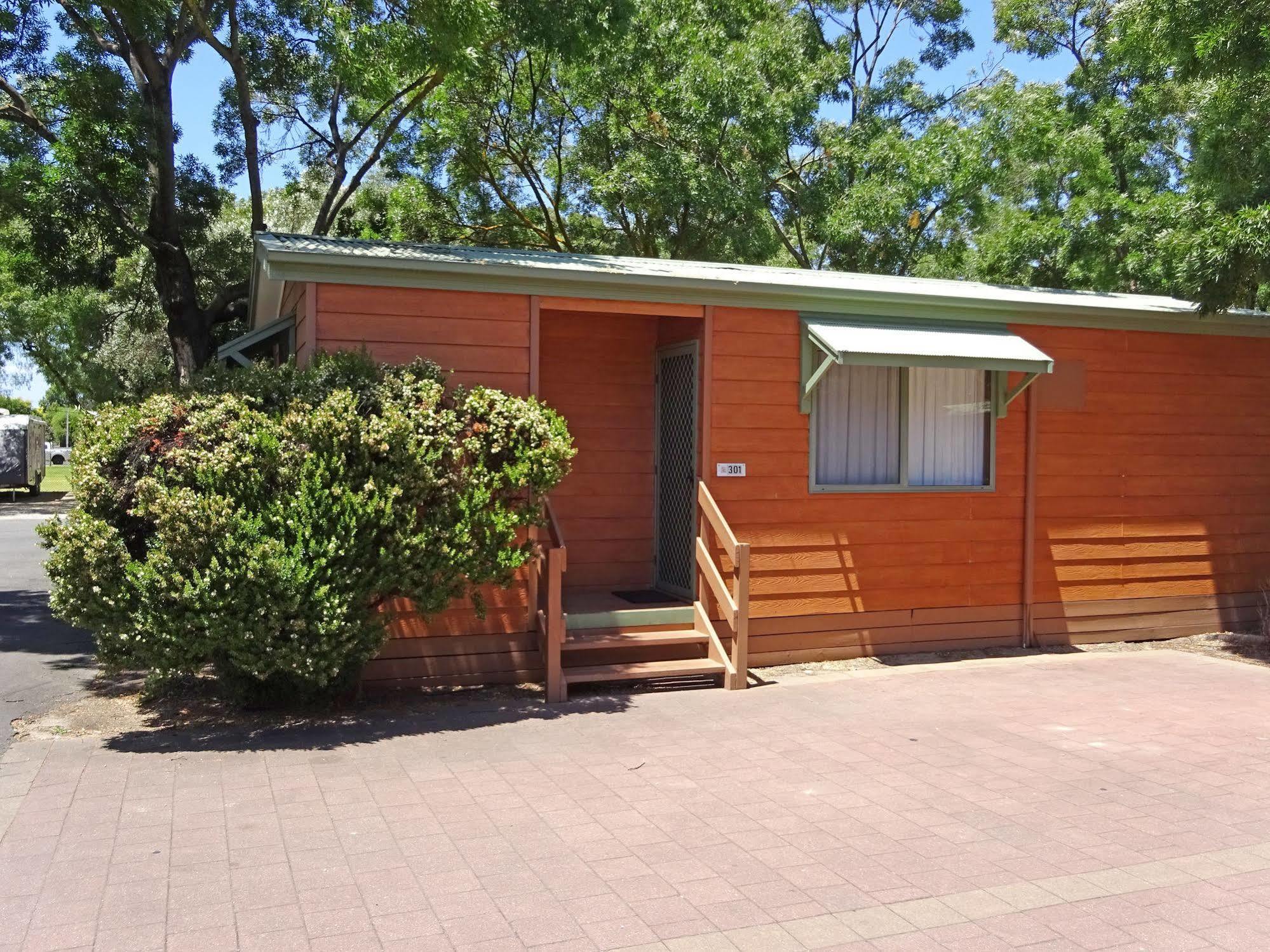 Adelaide Caravan Park - Aspen Holiday Parks Exterior photo