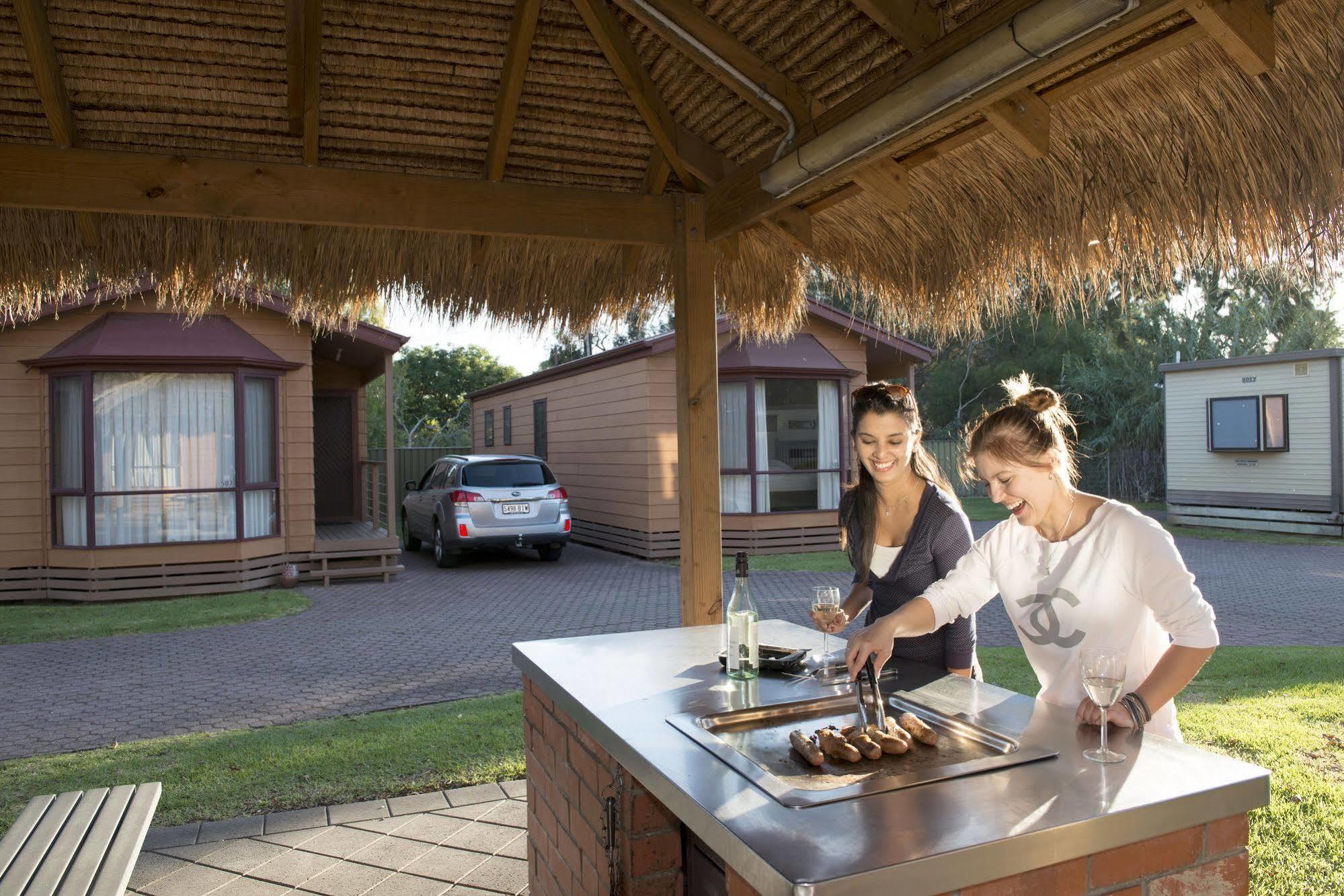 Adelaide Caravan Park - Aspen Holiday Parks Exterior photo